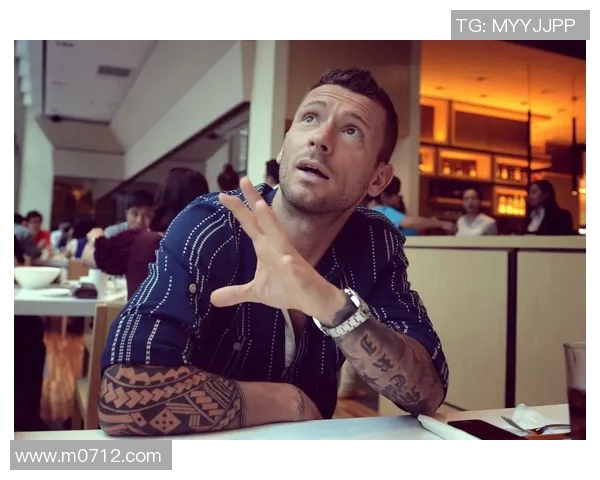 超级翻盘足球明星的逆袭之路与传奇人生揭秘 超级翻盘足球明星的逆袭之路与传奇人生揭秘