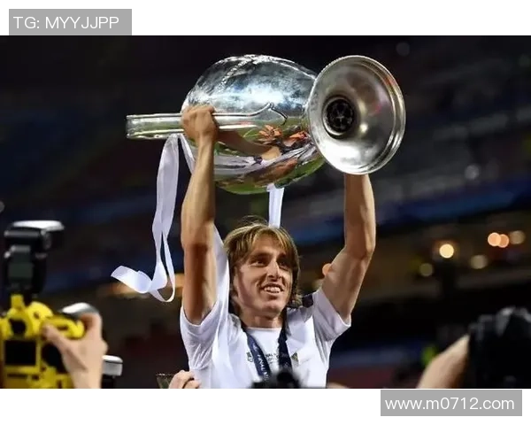 西班牙足球明星的辉煌历程与传奇故事揭秘 西班牙足球明星的辉煌历程与传奇故事揭秘